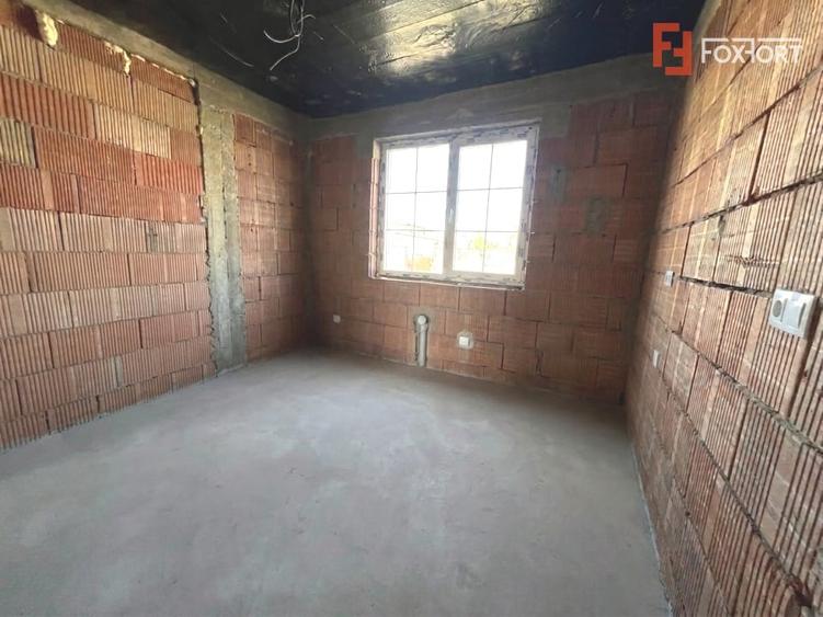 Duplex cu 4 camere cu Canalizare în Moșnița Nouă