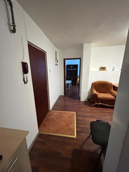 Apartament cu 2 camere decomandat în CET