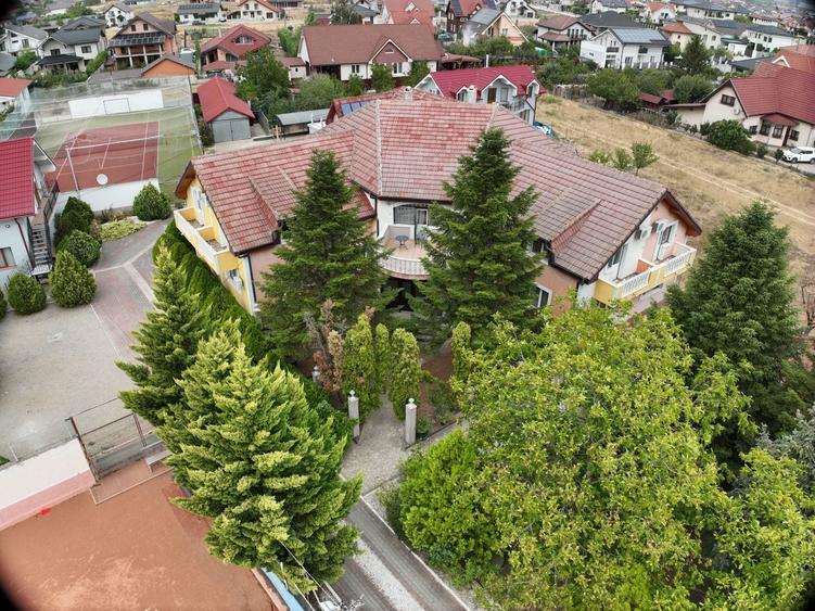 Hotel/Pensiune, de 850 mp, în Sânmartin