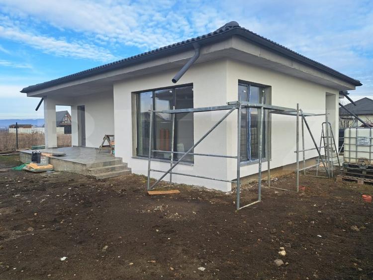Casă individuală cu 4 camere cu Teren 405 Mp în Bod