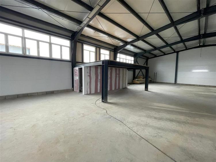 Spațiu industrial, de 456 mp, în Oșorhei