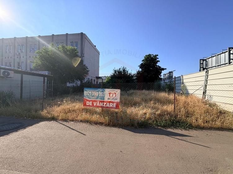 Teren Construcții intravilan de 300 mp, în Micro 21
