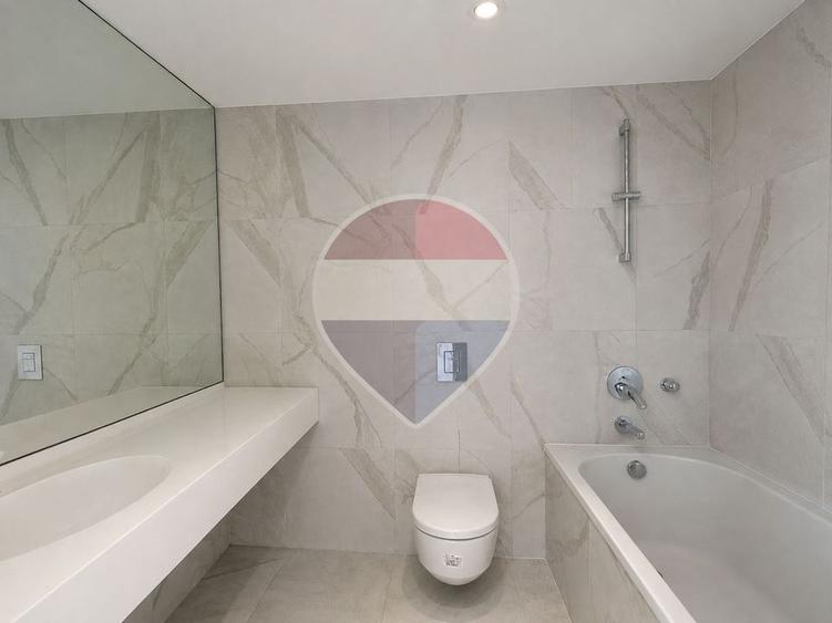 Apartament cu 4 camere decomandat în Pipera