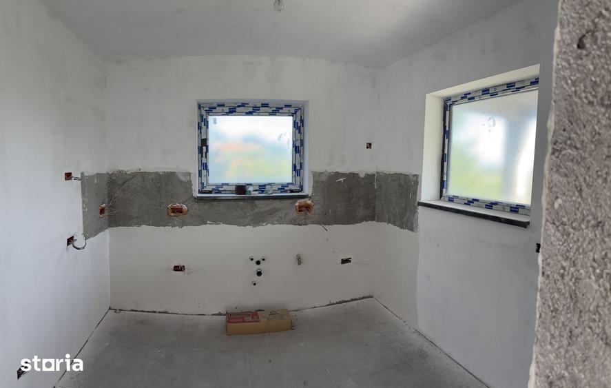 Casă cu 5 camere cu Teren 1400 Mp în Mărăcineni