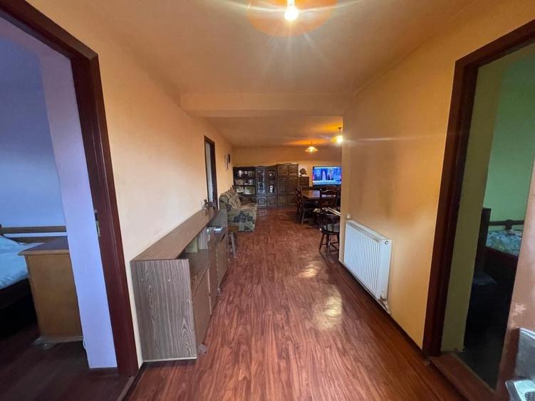 Casă cu 4 camere în Ogrăzile