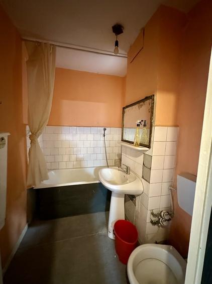 Apartament cu 3 camere decomandat în Prelungirea Ghencea
