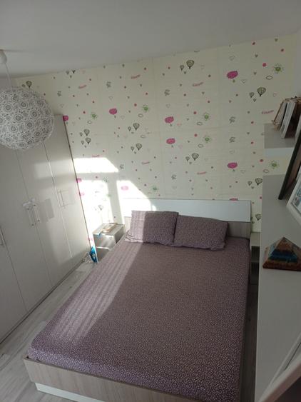 Apartament cu 2 camere semidecomandat, mobilat în Podu Roș
