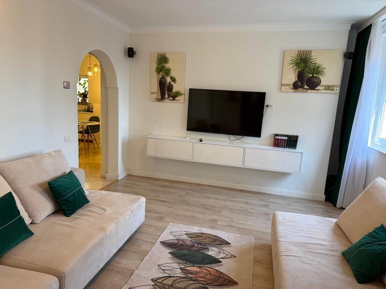 Apartament cu 2 camere decomandat, mobilat în P-ța Romană