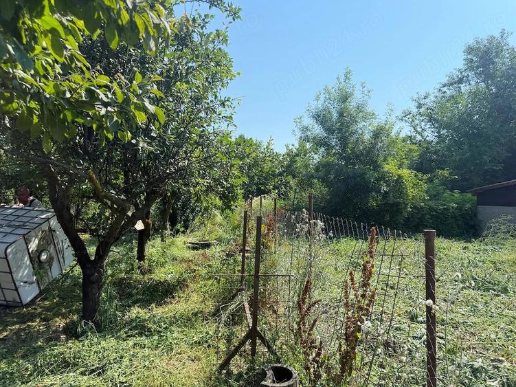 Casă cu 5 camere cu Teren 541 Mp în Românești