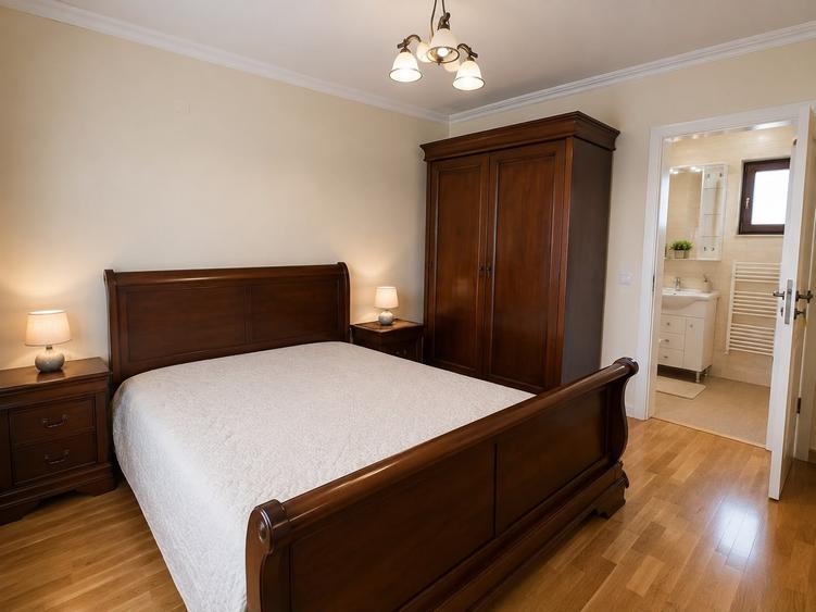 Casă cu 4 camere cu Teren 350 Mp în Lumina