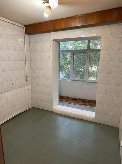 Apartament cu 2 camere decomandat în Eremia