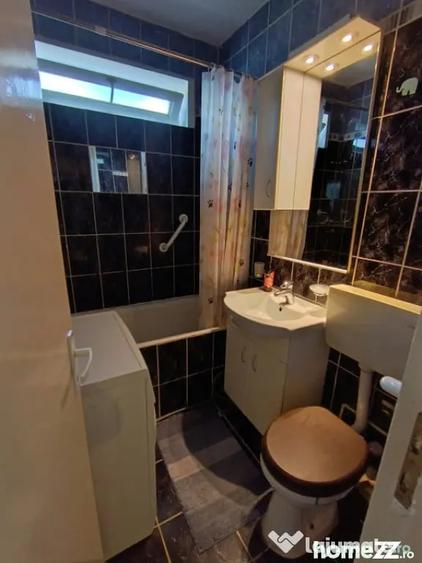 Apartament cu 4 camere semidecomandat în Săsar