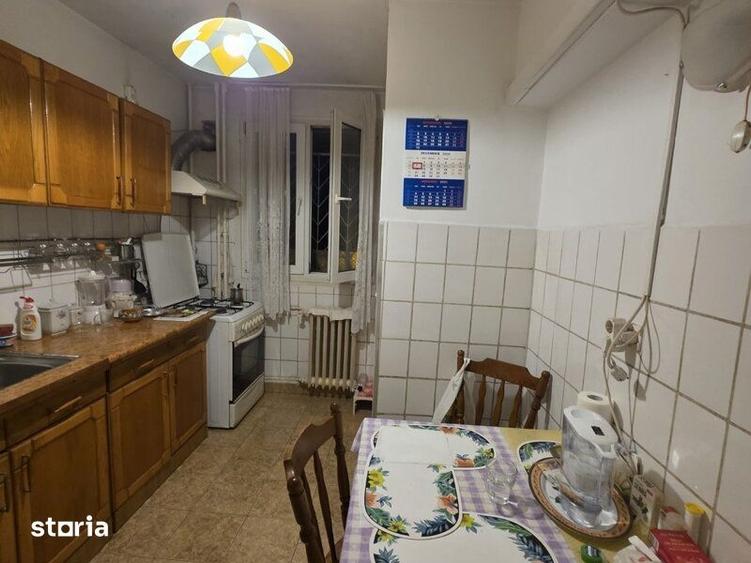 Apartament cu 4 camere decomandat în Titan
