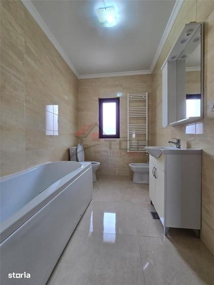Apartament cu 4 camere în Ciurea