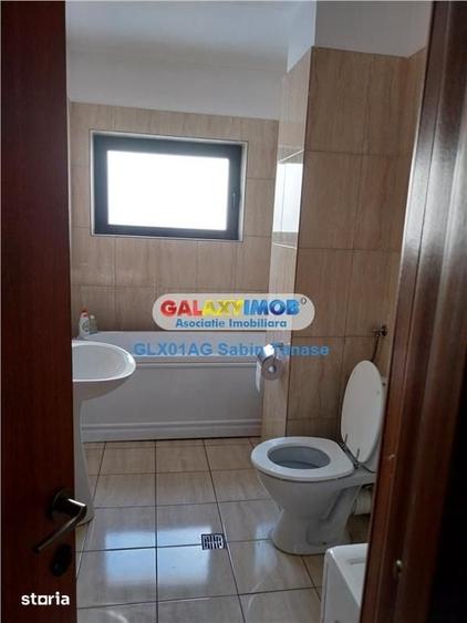 Apartament cu 4 camere decomandat în Central