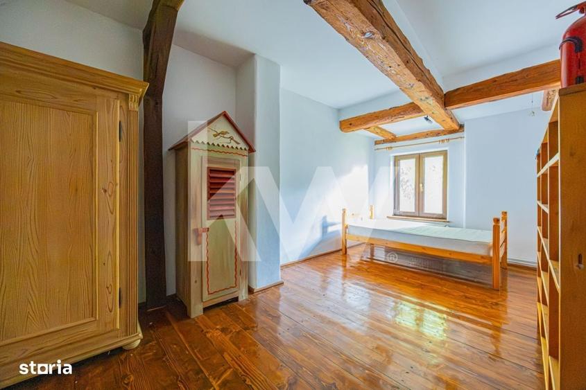 Casă cu 4 camere în Cristian