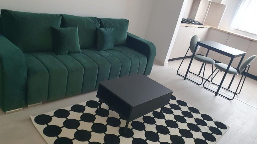 Apartament cu 2 camere decomandat în Exterior Vest