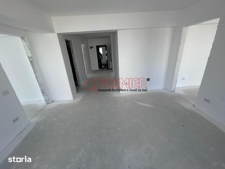 Apartament cu 4 camere decomandat în Central