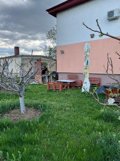Apartament cu 3 camere decomandat în Bucov