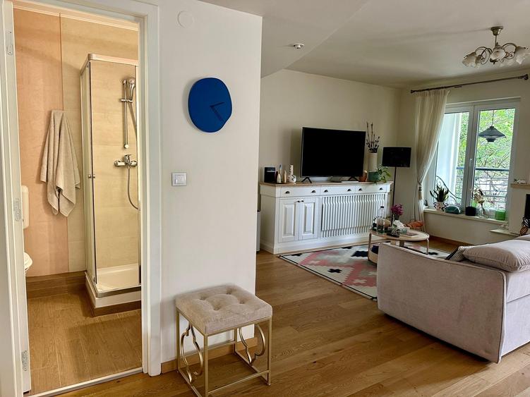 Apartament cu 4 camere decomandat, mobilat în Primăverii
