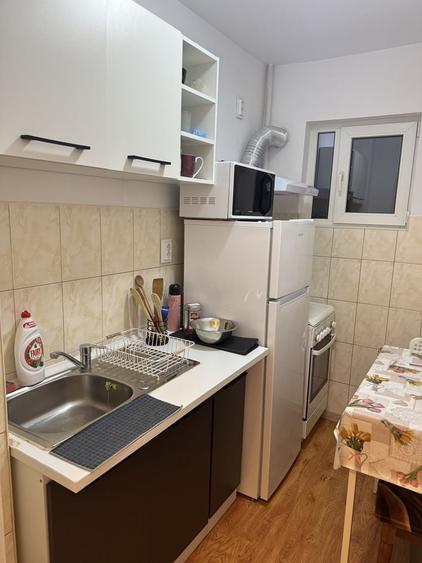Apartament cu 2 camere semidecomandat în Berceni