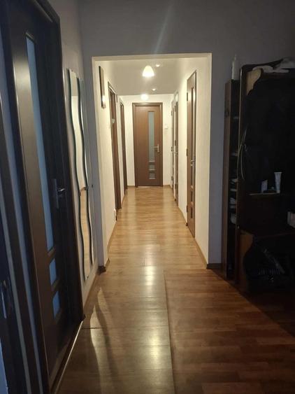 Apartament cu 3 camere decomandat în Colentina