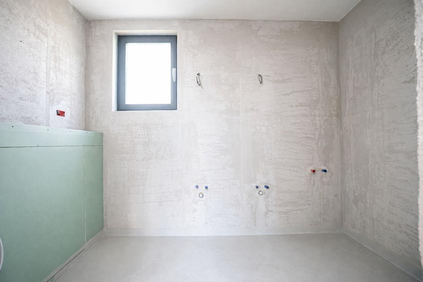 Apartament cu 3 camere decomandat în Delfinariu