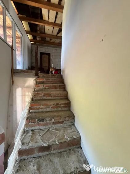 Casă cu 3 camere cu Teren 1000 Mp în Central