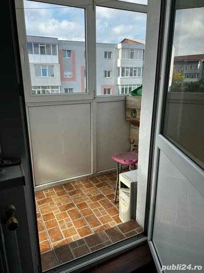 Apartament cu 3 camere decomandat în Tineretului