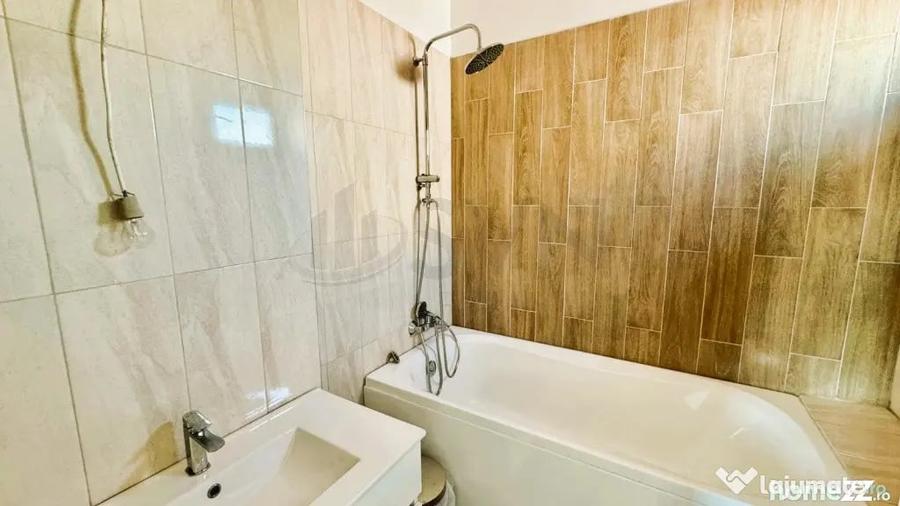 Apartament cu 4 camere semidecomandat în Bucureștii Noi