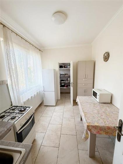 Apartament cu 4 camere decomandat în Cantemir