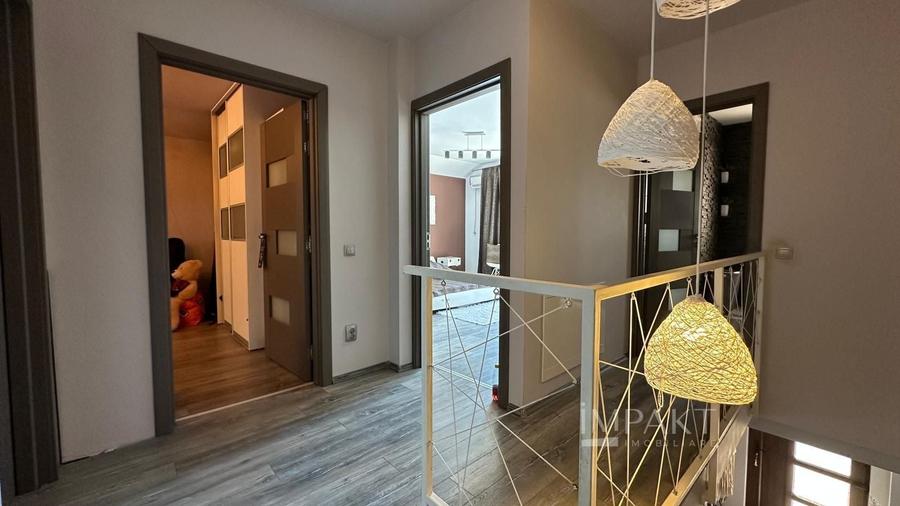 Duplex cu 4 camere cu Canalizare în Florești