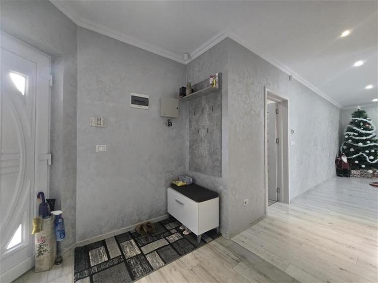 Casă individuală cu 4 camere cu Canalizare în Letea Veche