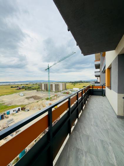 Apartament cu 2 camere decomandat în Tractorul