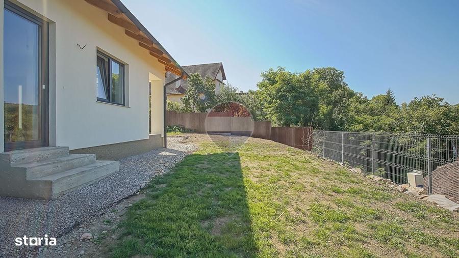 Casă cu 3 camere în Tărlungeni