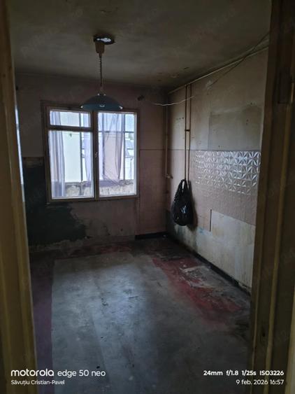 Apartament cu 4 camere decomandat în Central