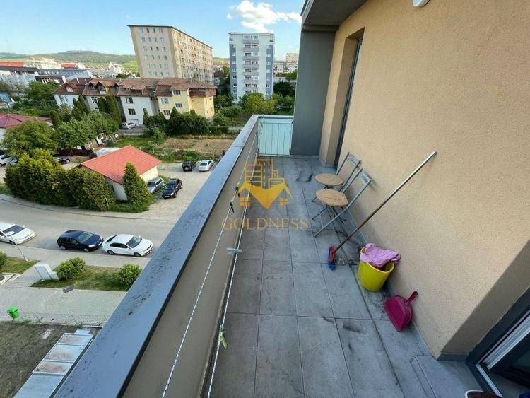 Apartament cu 2 camere semidecomandat, mobilat în Calea Turzii
