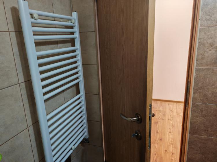 Apartament cu 3 camere decomandat în Astra