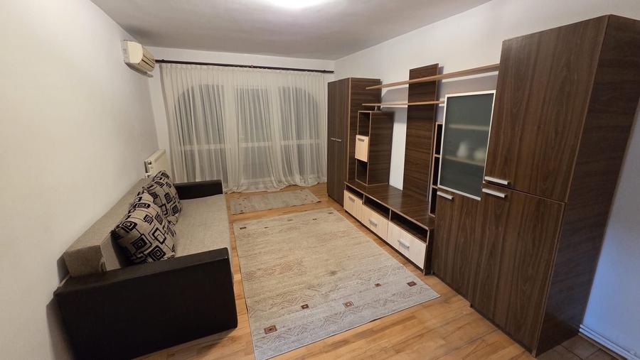 Apartament cu 2 camere decomandat în Traian