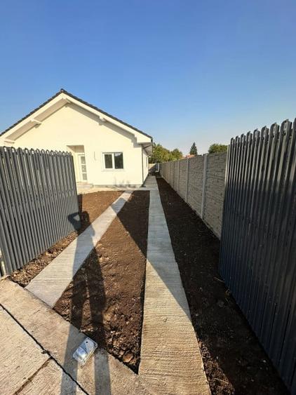 Casă individuală cu 4 camere cu Teren 650 Mp în Ianova