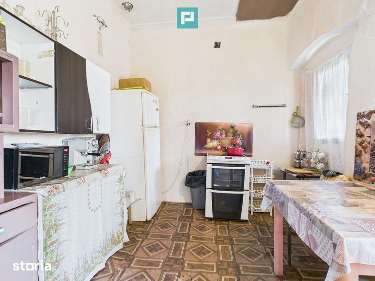 Casă cu 4 camere cu Teren 5942 Mp în Variaș