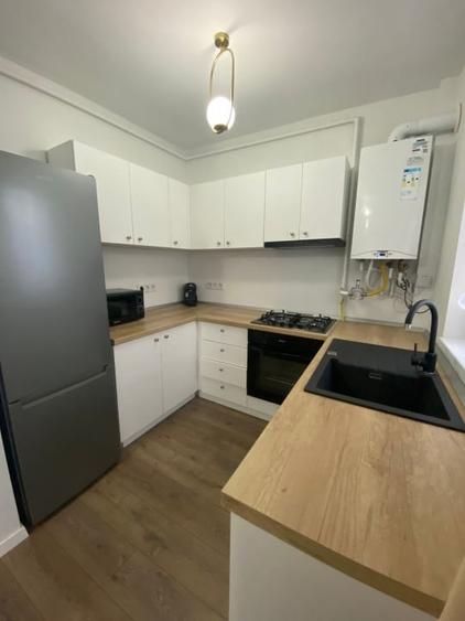 Apartament cu 2 camere semidecomandat, mobilat în Independenței