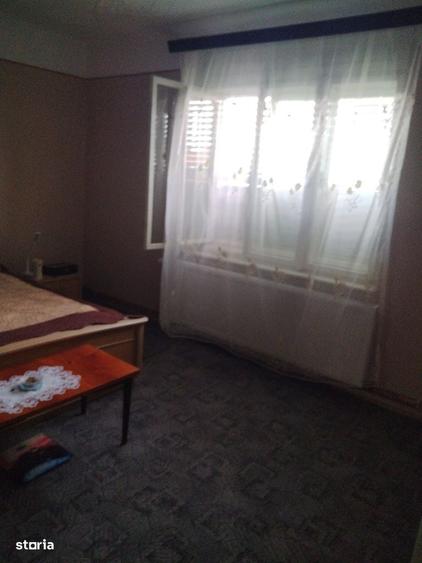 Casă cu 4 camere în Curtici