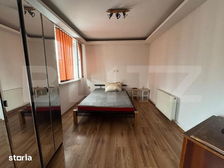 Apartament cu 3 camere semidecomandat în Cetate