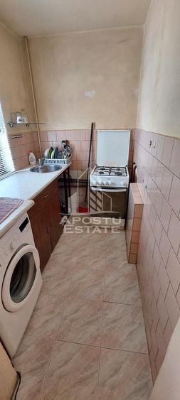 Garsonieră decomandată, mobilată în Fabric