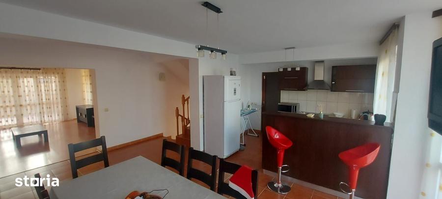 Casă cu 5 camere cu Teren 500 Mp în Bucium