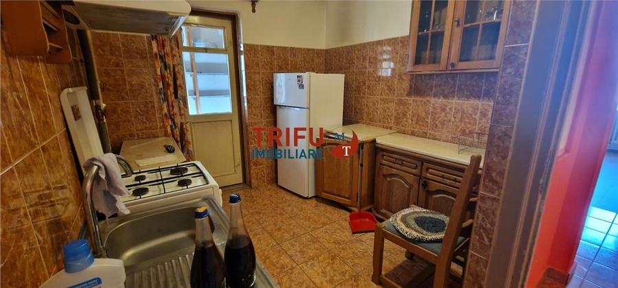 Apartament cu 3 camere decomandat, mobilat în Ampoi 1