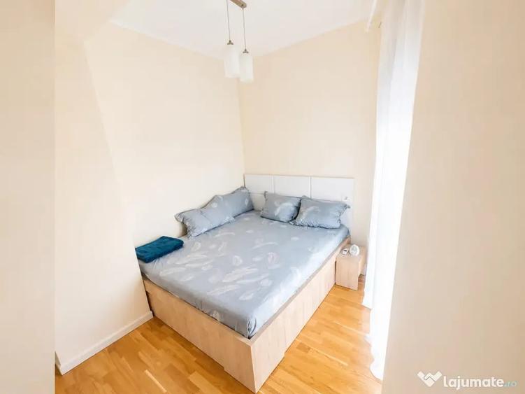 Apartament cu 4 camere decomandat în Palazu Mare