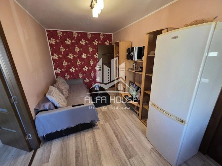 Apartament cu 3 camere nedecomandat în Micro II