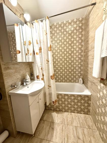 Apartament cu 3 camere decomandat, mobilat în Faleza Nord